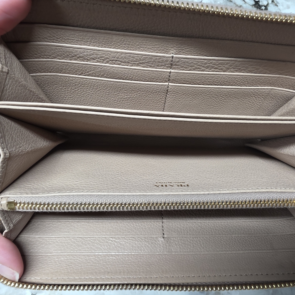 Prada Pink Wallet with Bow Accent - Picture 7 of 14